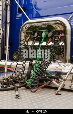 I flessibili pneumatici sul retro di un autocarro/carrello Foto Stock