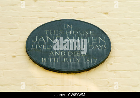 Jane Austen qui visse e morì in questa casa il 18 luglio 1817. College street Winchester Hampshire. Regno Unito HOMER SYKES Foto Stock