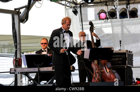 Broadbeach Jazz Festival musicisti suonano alla folla Foto Stock