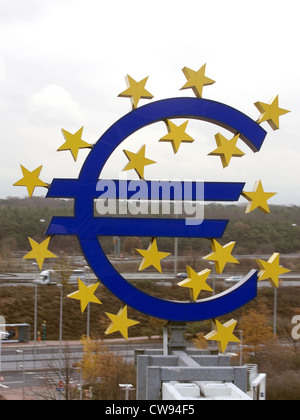 Foto di simbolo, il simbolo dell'euro all'aeroporto di Francoforte Foto Stock