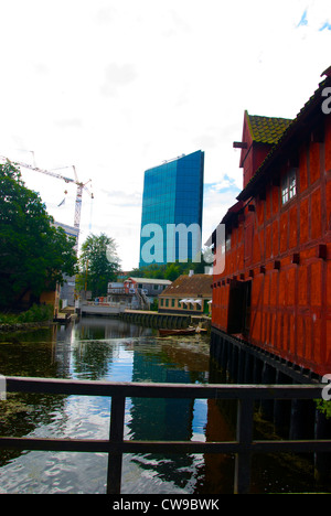 Il prisma è un alto edificio disegnato dal famoso architetto danese Friis & Moltke Foto Stock