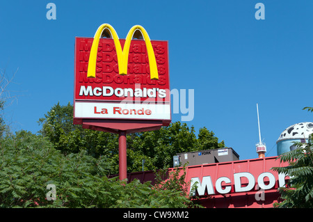 McDonald's ristorante fast food presso La Ronde, Montreal, Quebec, Canada Foto Stock