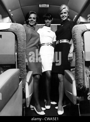 United Air Lines hostess nel 1967.. La cortesia: CSU Archivi / Everett Collection Foto Stock