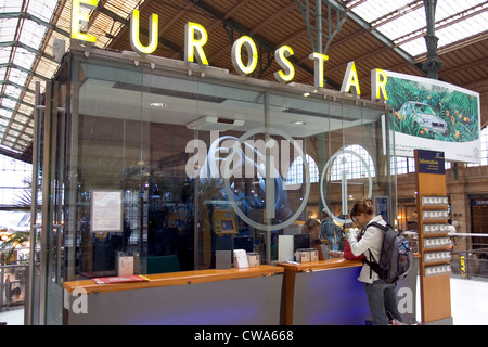 Parigi, interruttore rotaia società Euro Star alla Gare du Nord Foto Stock