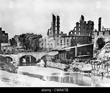 La guerra civile--l'Galego Firenze mulino in Richmond VA distrutto dalla guerra. Foto di Matteo B. Brady. La cortesia: CSU Archivi / Foto Stock