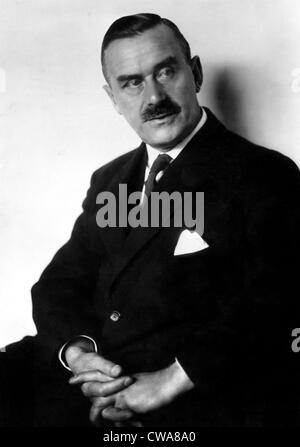 Thomas Mann, romanziere tedesco e vincitore del Premio Nobel, c. 1940.. La cortesia: CSU Archivi / Everett Collection Foto Stock