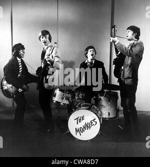 Il Monkees, l-r: Davy Jones, Peter Tork, Micky Dolenz, Michael Nesmith, c. 1965.. La cortesia: CSU Archivi / Everett Collection Foto Stock