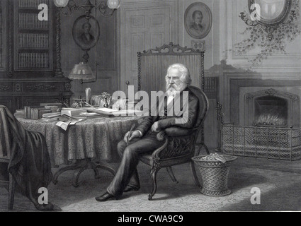 Henry Wadsworth Longfellow (1807-1882) poeta americano nel suo studio. Foto Stock