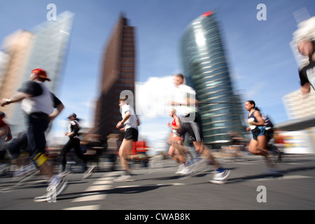 Mezza maratona a Potsdamer Platz di Berlino Foto Stock