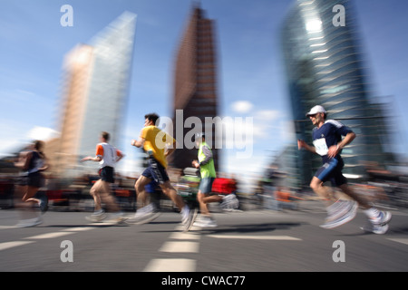 Mezza maratona a Potsdamer Platz di Berlino Foto Stock