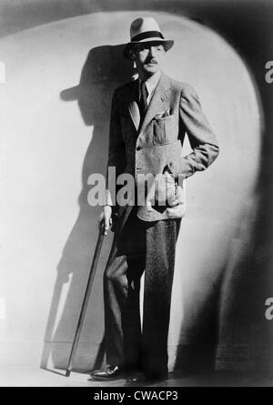 Dashiell Hammett (1894-1961) American detective del romanziere e il creatore di "L'uomo sottile', come il sottile Man. Ca. 1941. Foto Stock