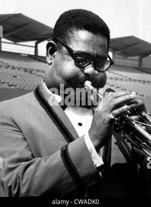 Dizzy Gilespie, ca. 1962s. La cortesia: Archivi CSU/Everett collezione. Foto Stock