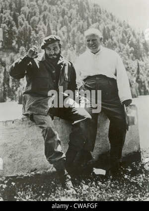 FIDEL CASTRO, cubana il Primo Ministro, al Lago Ritsa nel Caucaso con il premier russo Nikita Khrushchev, dopo il cubano Foto Stock