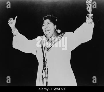 Da Mahalia Jackson (1911-1972), African American vangelo cantante in prestazioni. 1966. Foto Stock