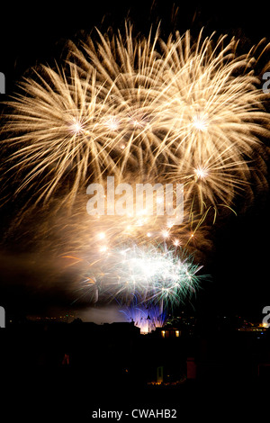 Fuochi d'artificio, Venerdì, Cowes, settimana Cowes, Isle of Wight, England, Regno Unito Foto Stock