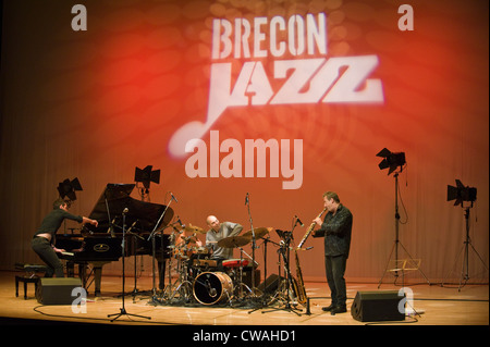 Jazz Trio faro di eseguire a Brecon Jazz Festival 2012 Foto Stock