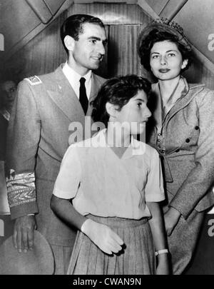 Scià dell'Iran Mohammad Reza Pahlavi, sua figlia dal suo primo matrimonio Princess Shahnaz e moglie Regina Soraya Esfandiary, Foto Stock