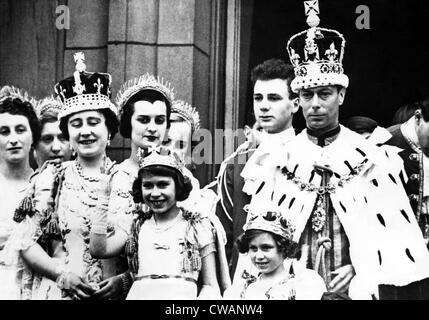 Incoronazione del re George VI: Prima fila, L-R: Queen Elizabeth (aka regina madre), la Principessa Elisabetta (la futura Regina Foto Stock