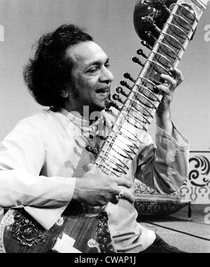 Ravi Shankar, musicista, compositore, interprete e studioso, ritratto, 1970s. La cortesia: CSU Archivi / Everett Collection
