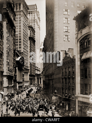 New York cordolo in Exchange 1916. Nel 1921 il mercato outdoor spostato nella nuova casa, l'American Stock Exchange presso 86 Trinity Foto Stock