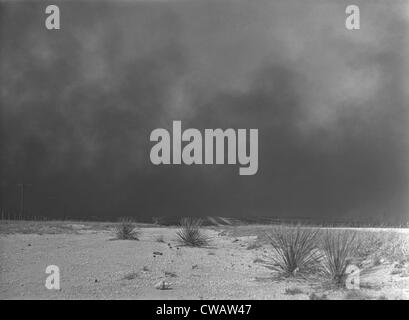 Nero pesante di nubi di polvere con un incremento di oltre il Texas Panhandle, Texas. Marzo 1936 foto di Arthur Rothstein. Foto Stock