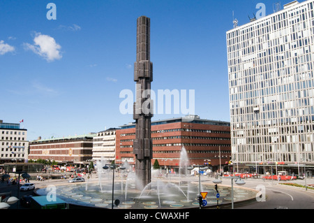 Sergels torg centro di Stoccolma obelisco e Kulturhuset.Svezia capitale svedese città del mondo Foto Stock