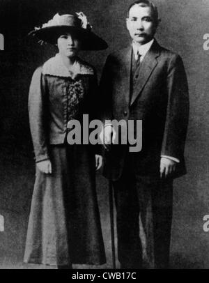 Chiang Kai-shek (1887-1975) con la moglie Soong mai-ling, ca. 1927 Foto Stock