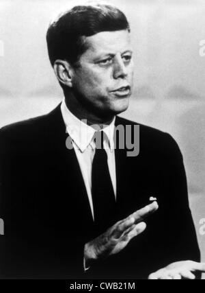 Il senatore John F. Kennedy durante uno dei suoi dibattiti presidenziali con il Vice presidente Richard Nixon, 1960 Foto Stock