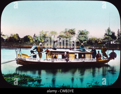 Giappone, una casa galleggiante, colorati a mano lantern slide, fotografia di William Henry Jackson, 1895. Foto Stock