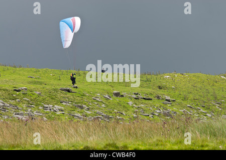 Parapendio in Yorkshire Dales Foto Stock