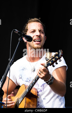 James Morrison gioca V Festival il 18/08/2012 a Hylands Park, Chelmsford. Persone nella foto: James Morrison. Foto di Julie Edwards Foto Stock