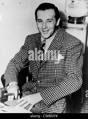 Benny 'Bugsy Siegel' (1906-1947), dopo il suo arresto per la mala uccidendo di informatore di polizia Harry Greenberg di Hollywood di Foto Stock