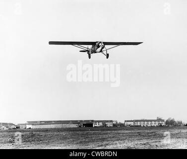 Charles Lindbergh era l'aeroplano, lo spirito di San Louis, in volo nel 1927. Foto Stock