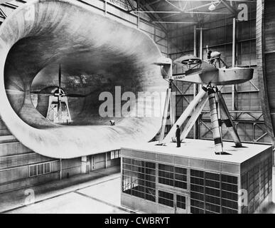 Mammoth sette piani di altezza del tunnel del vento, utilizzato nel test design aereo. 1932. Foto Stock