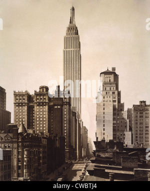 Empire State Building, nella città di New York poco dopo il completamento nel 1931. Il design Art Deco della torre era la fase finale Foto Stock