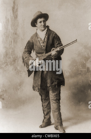 Calamity Jane (1852-1903), in un ritratto in studio. Ha acquisito fama negli anni settanta e successivamente girato nel selvaggio West mostra. Ca. 1885. Foto Stock