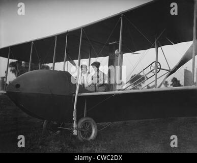 Orville Wright 1871-1948 e sua sorella Katharine a bordo del Wright modello HS aereo nel 1915 l'anno ha venduto il WRIGHT Foto Stock