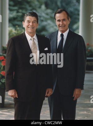 Ritratto ufficiale del Presidente Reagan e Bush vicepresidente. Il 16 luglio 1981. PO-USP-Reagan-Bush NA-12-0070m Foto Stock