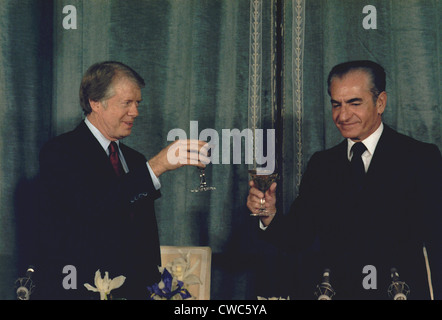 Presso il palazzo di Teheran per la Vigilia di Capodanno 1977 Presidente Carter sollevato un toast in Iran che era "sotto la grande leadership di Foto Stock