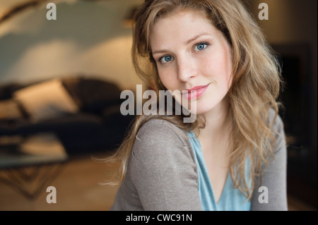 Ritratto di una donna bellissima Foto Stock