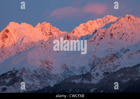 Alpenglow su Mt. Alice, Chugach National Forest, Seward, Alaska. Foto Stock