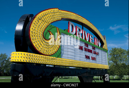 Colorata illumina di drive-in movie theater segno Foto Stock