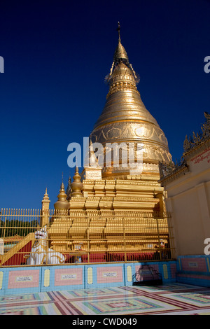 Myanmar Birmania. Stupa Dettaglio, presto U Ponya Shin Pagoda, Sagaing Hill, Tempio buddista vicino a Mandalay. Foto Stock