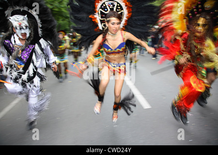 Berlino, Amigos del folklore gruppo di ballo presso il Carnevale delle culture Foto Stock