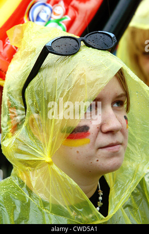 Per gli appassionati di calcio al ventilatore miglia davanti alla Porta di Brandeburgo, Berlino Foto Stock