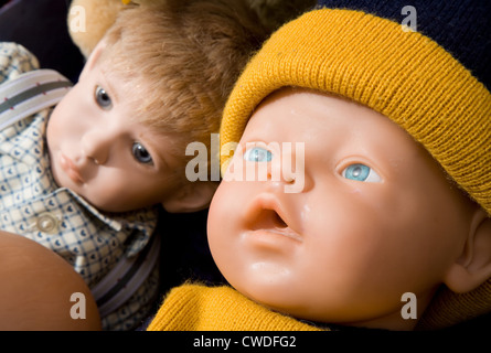 Riedlingen bambole in un mercato delle pulci Foto Stock