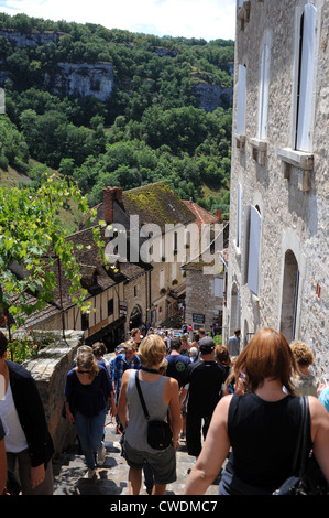 Il centro storico e la città medievale di Rocamadour nel sacco regione del sud-ovest della Francia Europa Foto Stock