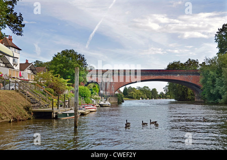 Brunel ponte ferroviario sul fiume Tamigi a Maidenhead Inghilterra Foto Stock