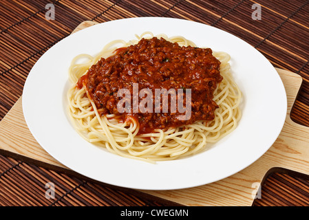 Spaghetti alla Bolognese Classic il cibo italiano e una cena popolare piatto in tutto il mondo Foto Stock