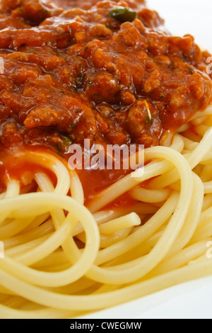 Close up di Spaghetti alla Bolognese un italiano classico e il piatto preferito di tutto il mondo Foto Stock